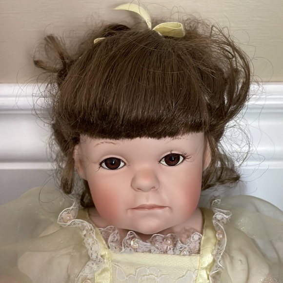 Ashton Drake Kylie Ballerina porcelain doll - Picture 2 of 6
